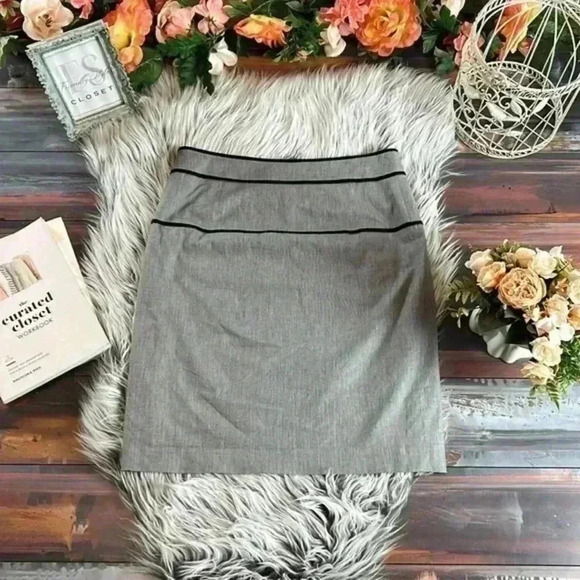 Helios & Luna Vintage Professional Structured Black & Gray 2 Piece Skirt Set - Picture 10 of 12